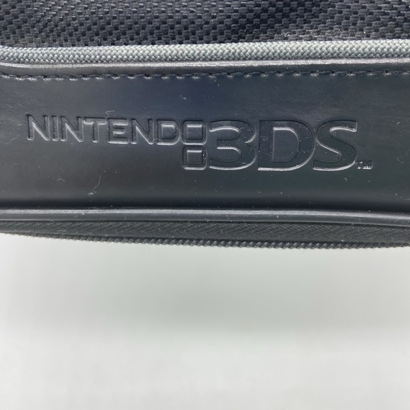 Nintendo 3DS Black Travel Case Hard Shell Organizer Storage For Games & Console - Picture 2 of 9